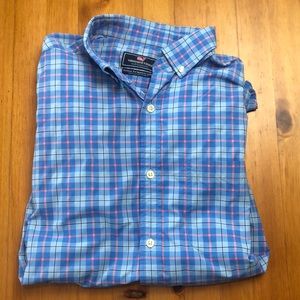 Vineyard vines performance button down SZ Med